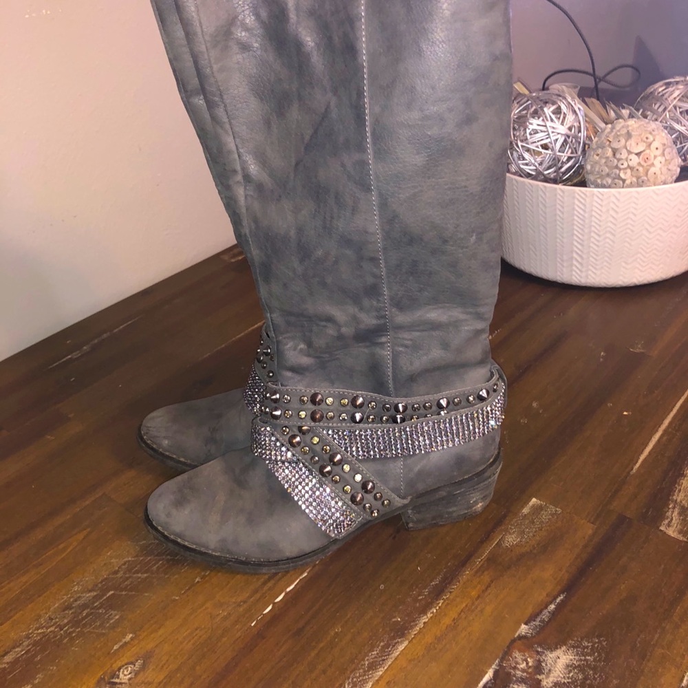 NOT RATED GREY BOOT 👢
